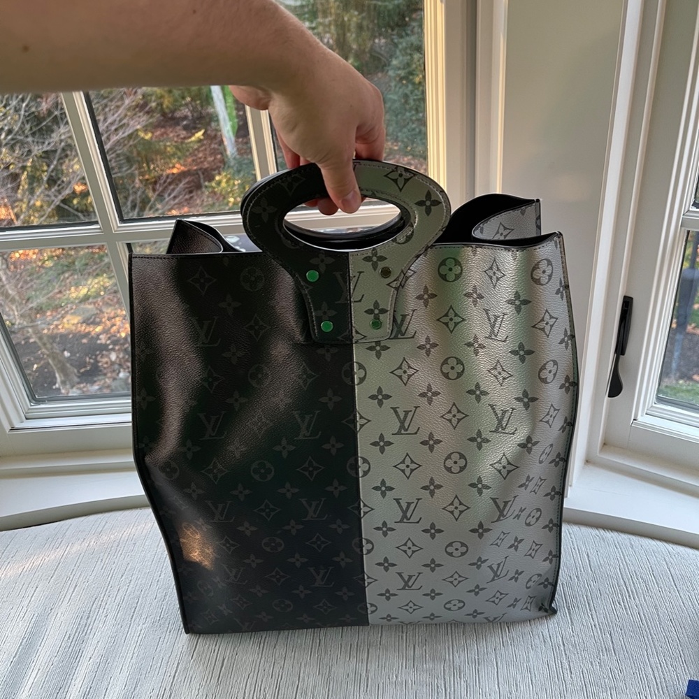 Louis Vuitton Tote SPLIT in Monogram Eclipse (RARE)
